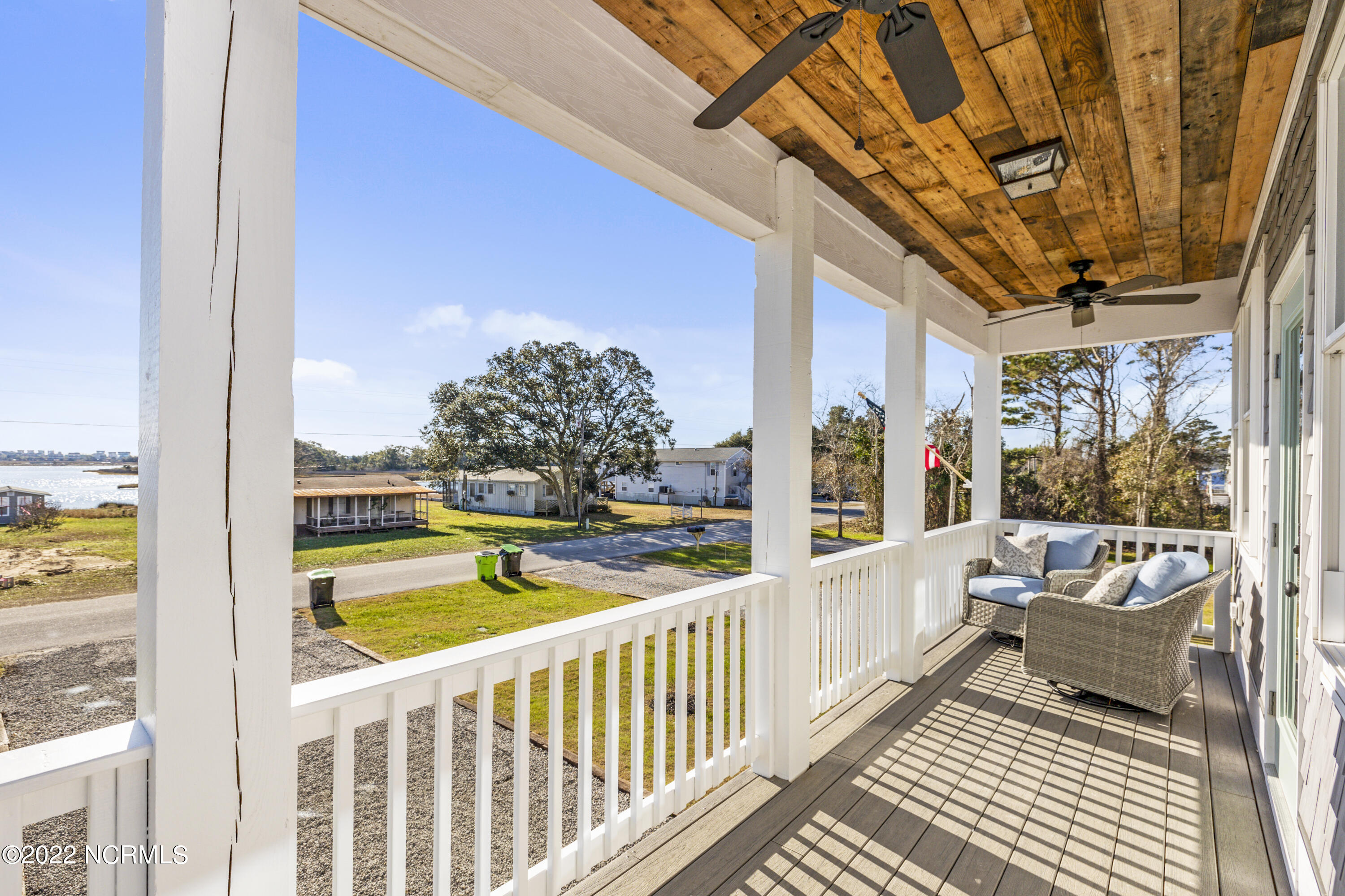 475 Atkinson Point Road Surf City, NC 28445 - Photo 3 of 41 Porch