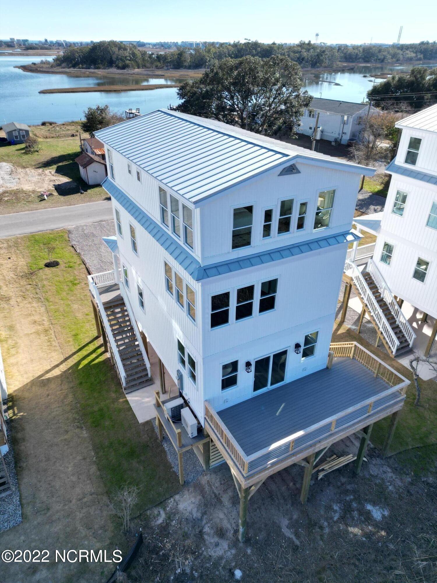 475 Atkinson Point Road Surf City, NC 28445 - Photo 33 of 41 deck above