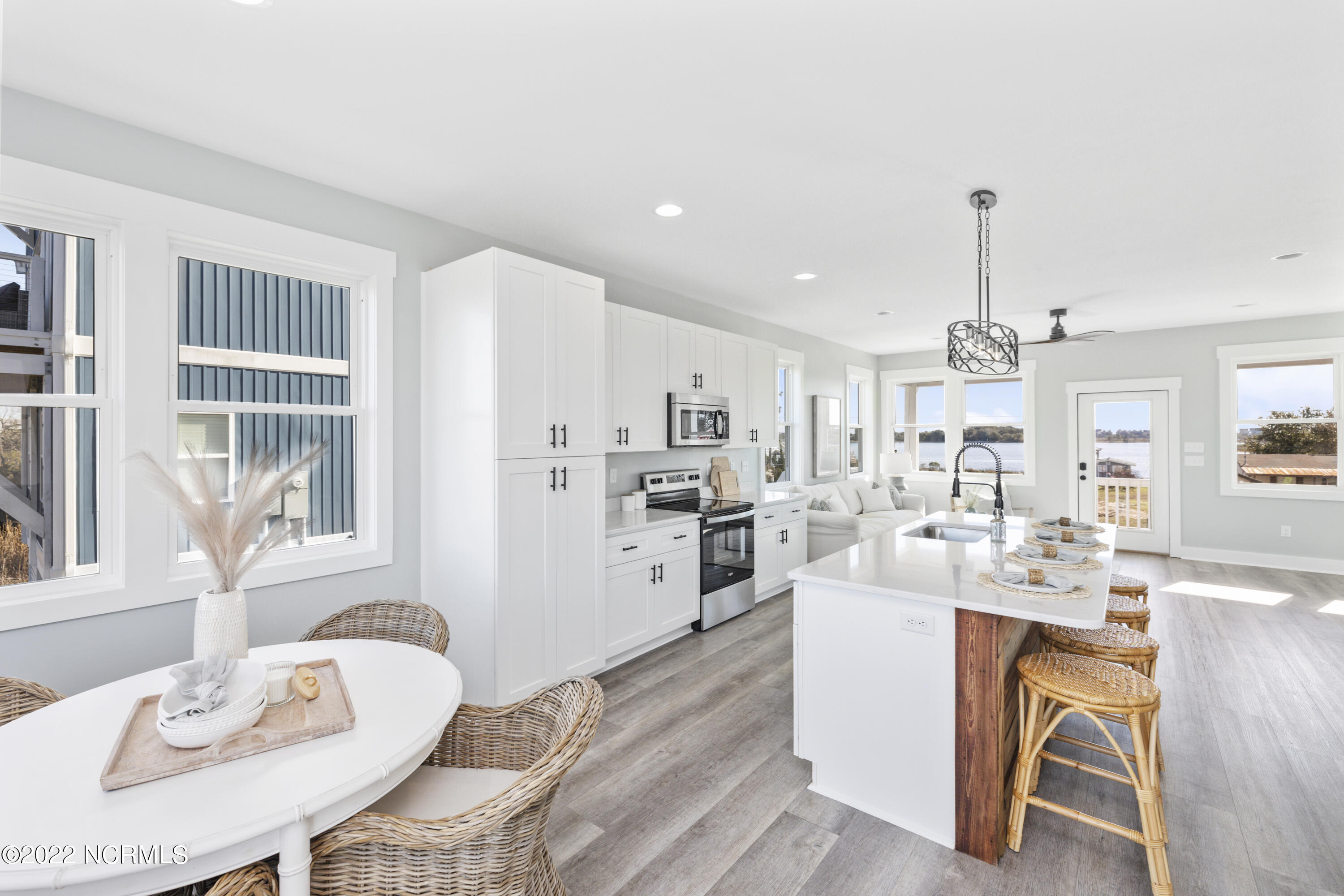 475 Atkinson Point Road Surf City, NC 28445 - Photo 10 of 41 kitcen 2