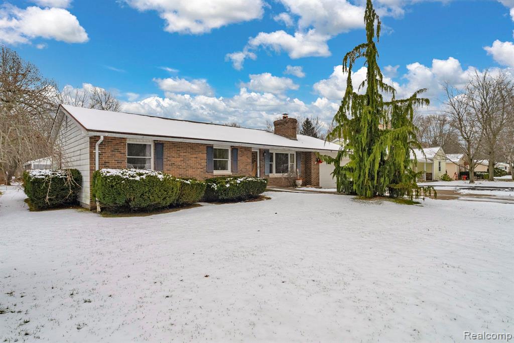 2650 Alger Road Port Huron, MI 48060 - Photo 4 of 49