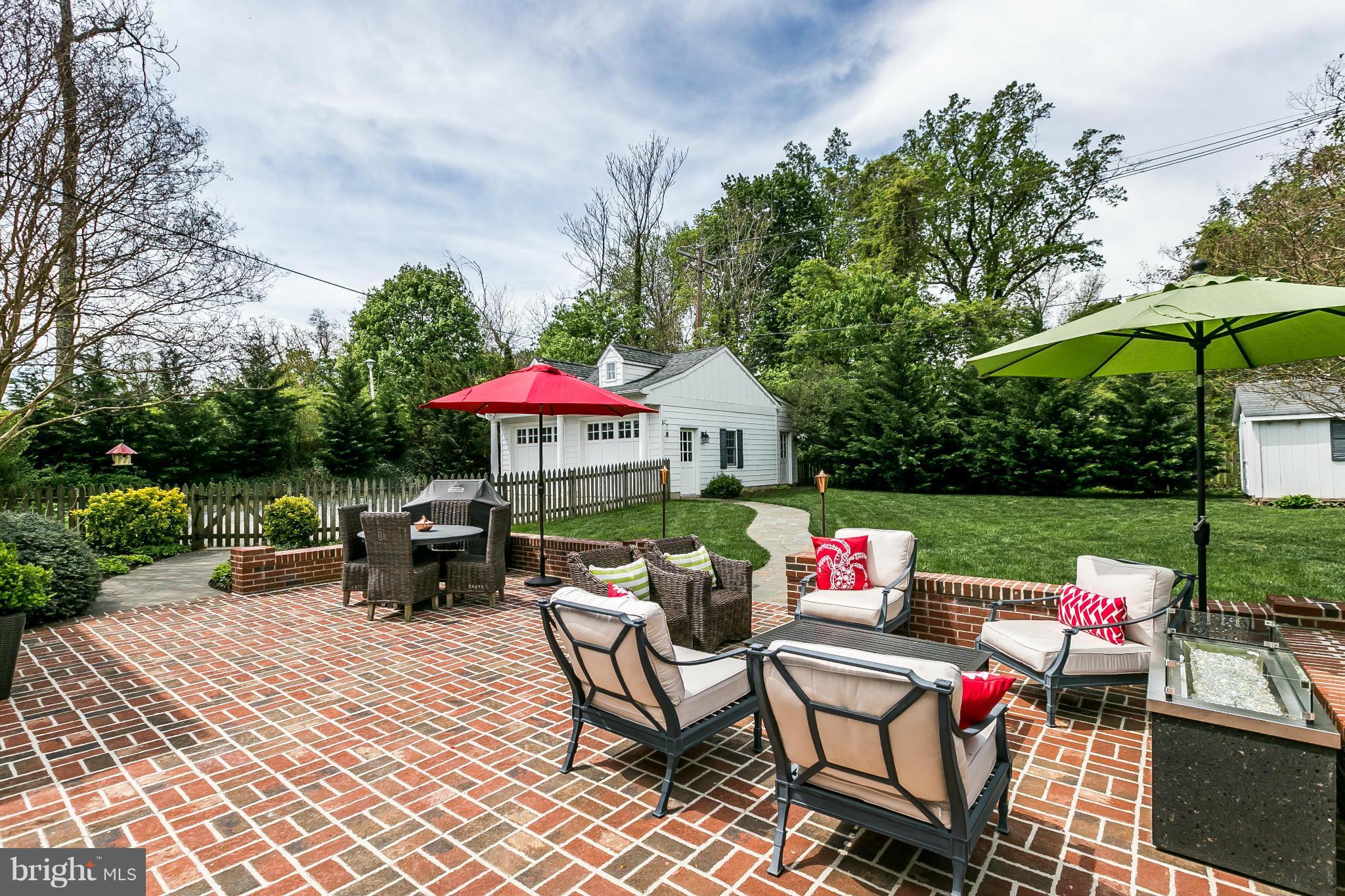 5700 Kenmore Road Baltimore, MD 21210 - Photo 27 of 30 an outdoor sitting area with furniture and garden view