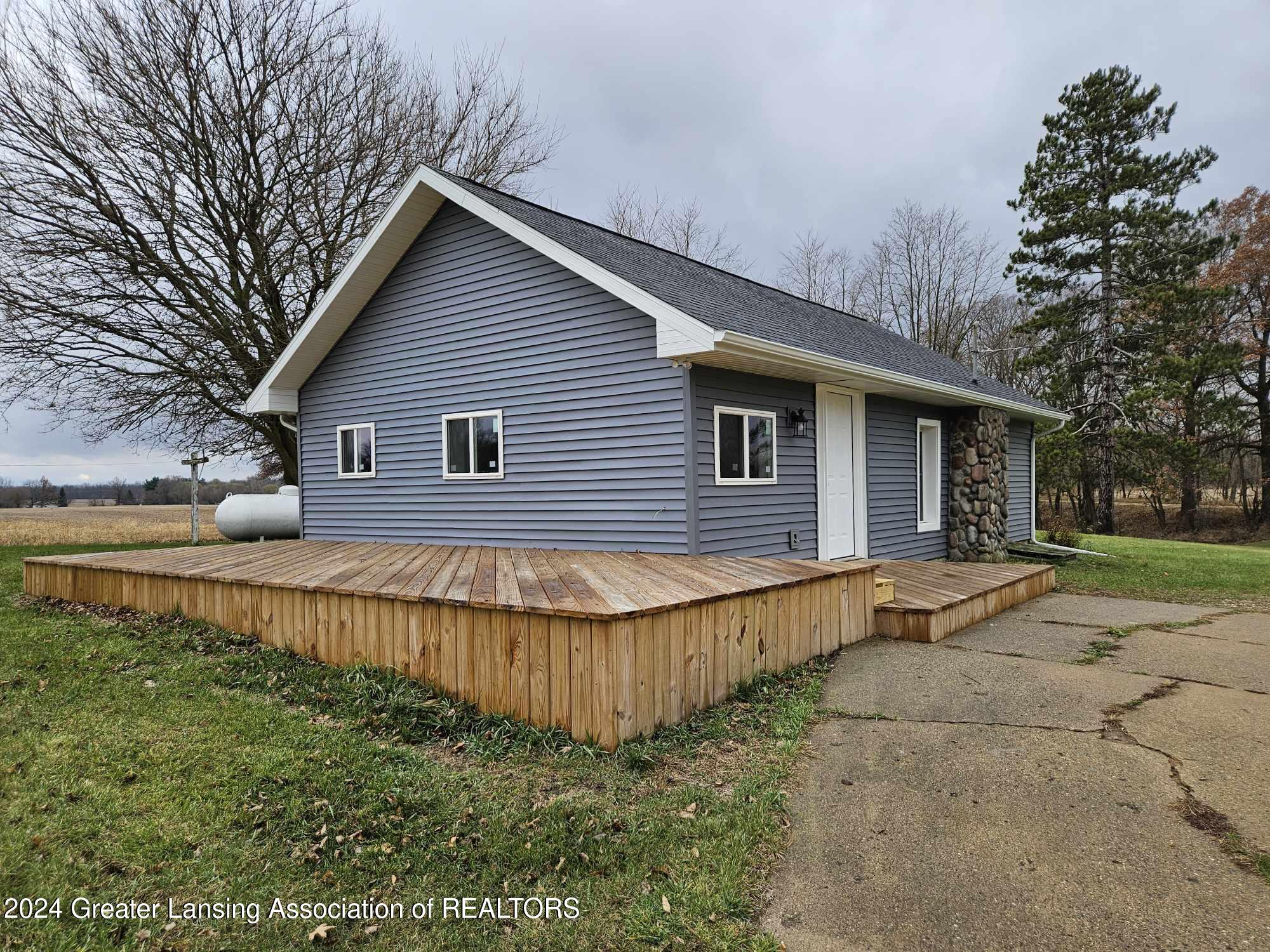 4641 Hogsback Road Eaton Rapids, MI 48827 - Photo 3 of 15 Exterior Back