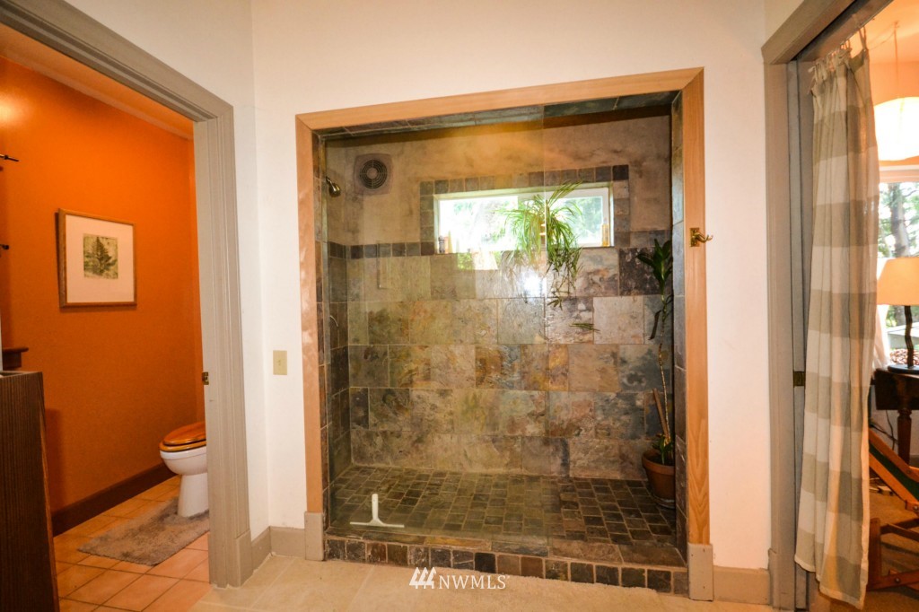 42 Thunder Road Port Townsend, WA 98368 - Photo 10 of 23 Gallery Image 10