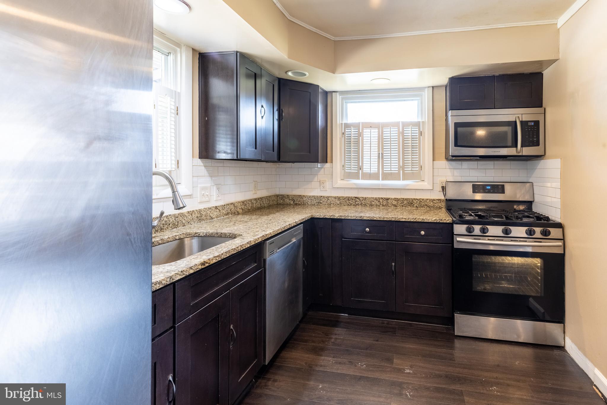 6221 Golden Ring Road Rosedale, MD 21237 - Photo 4 of 46