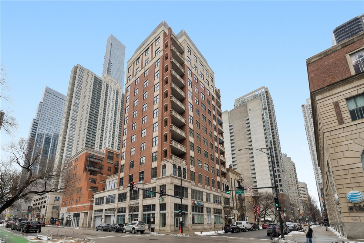 30 West Erie Street, Unit 601 Chicago, IL 60654 - Photo 1 of 30 a view of a tall building
