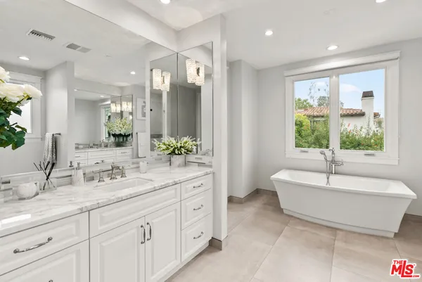 $6,500,000 | 592 30th Street, Manhattan Beach, CA 90266