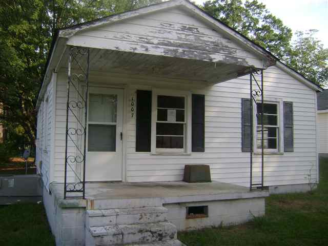 1007 Jones Avenue Seneca, SC 29678 - Photo 1 of 5 Gallery Image 1