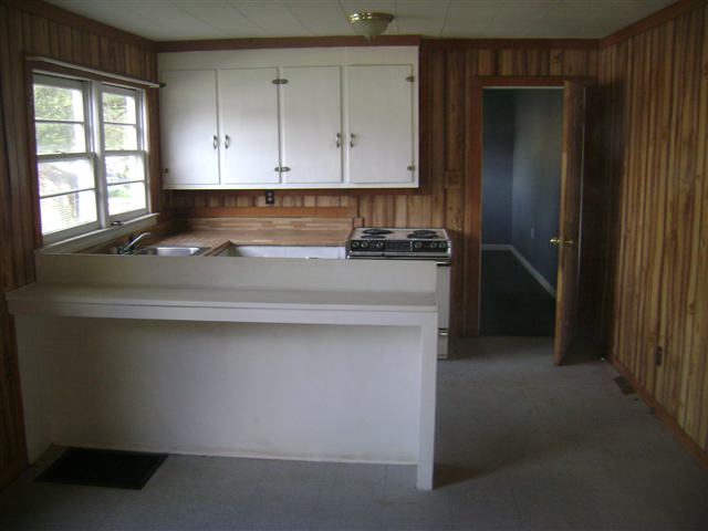 1007 Jones Avenue Seneca, SC 29678 - Photo 4 of 5 Gallery Image 4