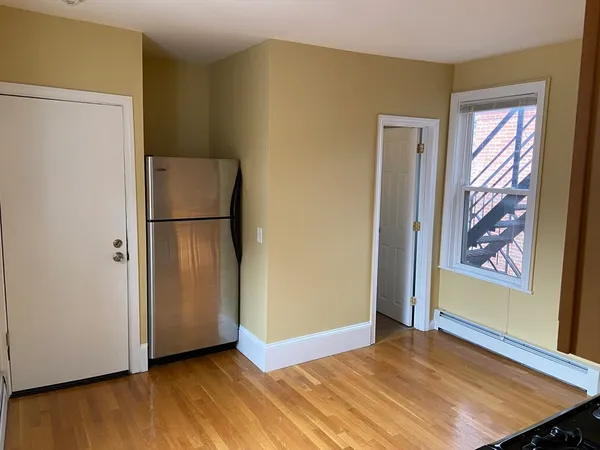 $2,200 | 26 Pinckney Street, Unit 4, Somerville, MA 02145