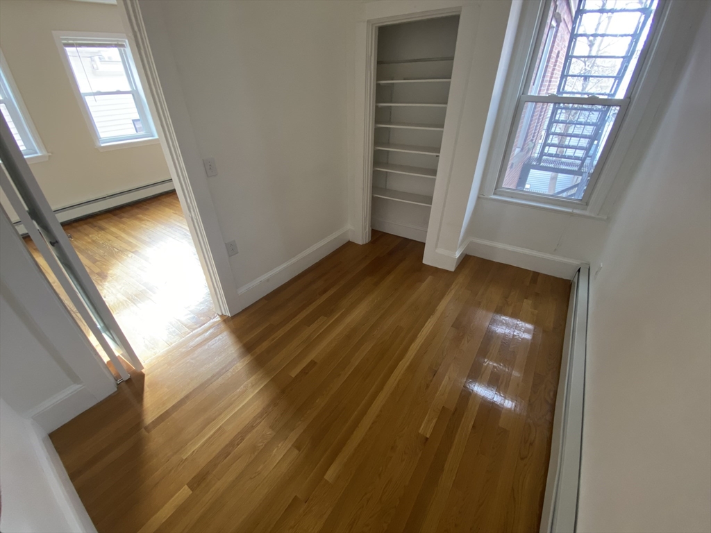 26 Pinckney Street, Unit 4 Somerville, MA 02145 - Photo 8 of 11