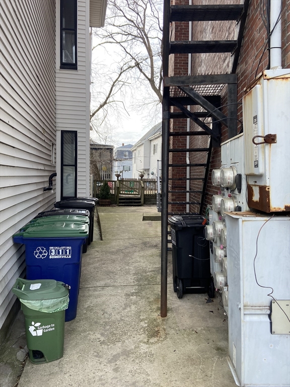 26 Pinckney Street, Unit 4 Somerville, MA 02145 - Photo 9 of 11