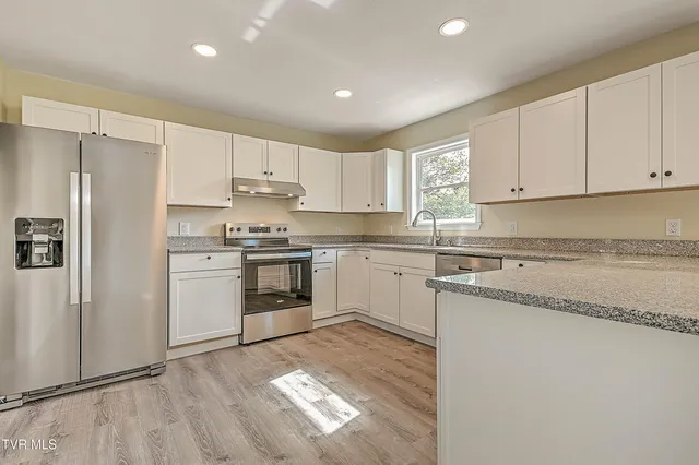 $259,900 | 79 Dorado Bottom Road, Castlewood, VA 24224