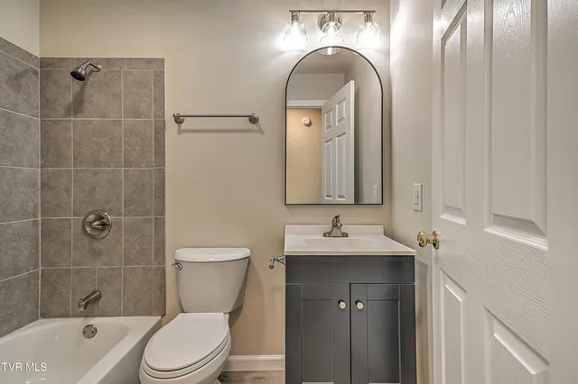 $259,900 | 79 Dorado Bottom Road, Castlewood, VA 24224