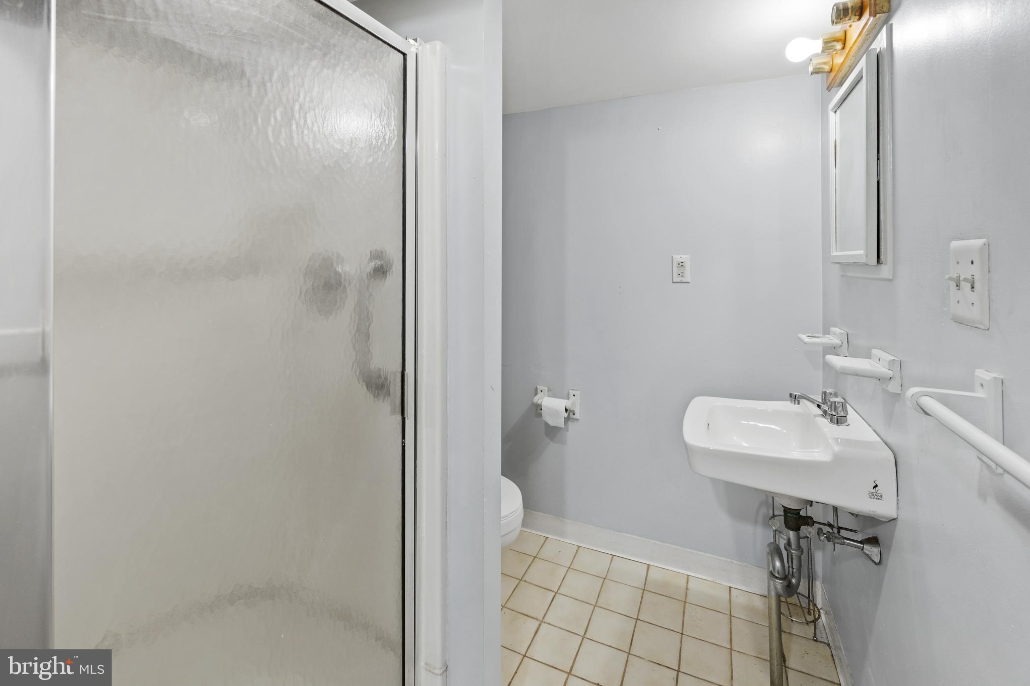 7272 Calvin Road Upper Darby, PA 19082 - Photo 28 of 32