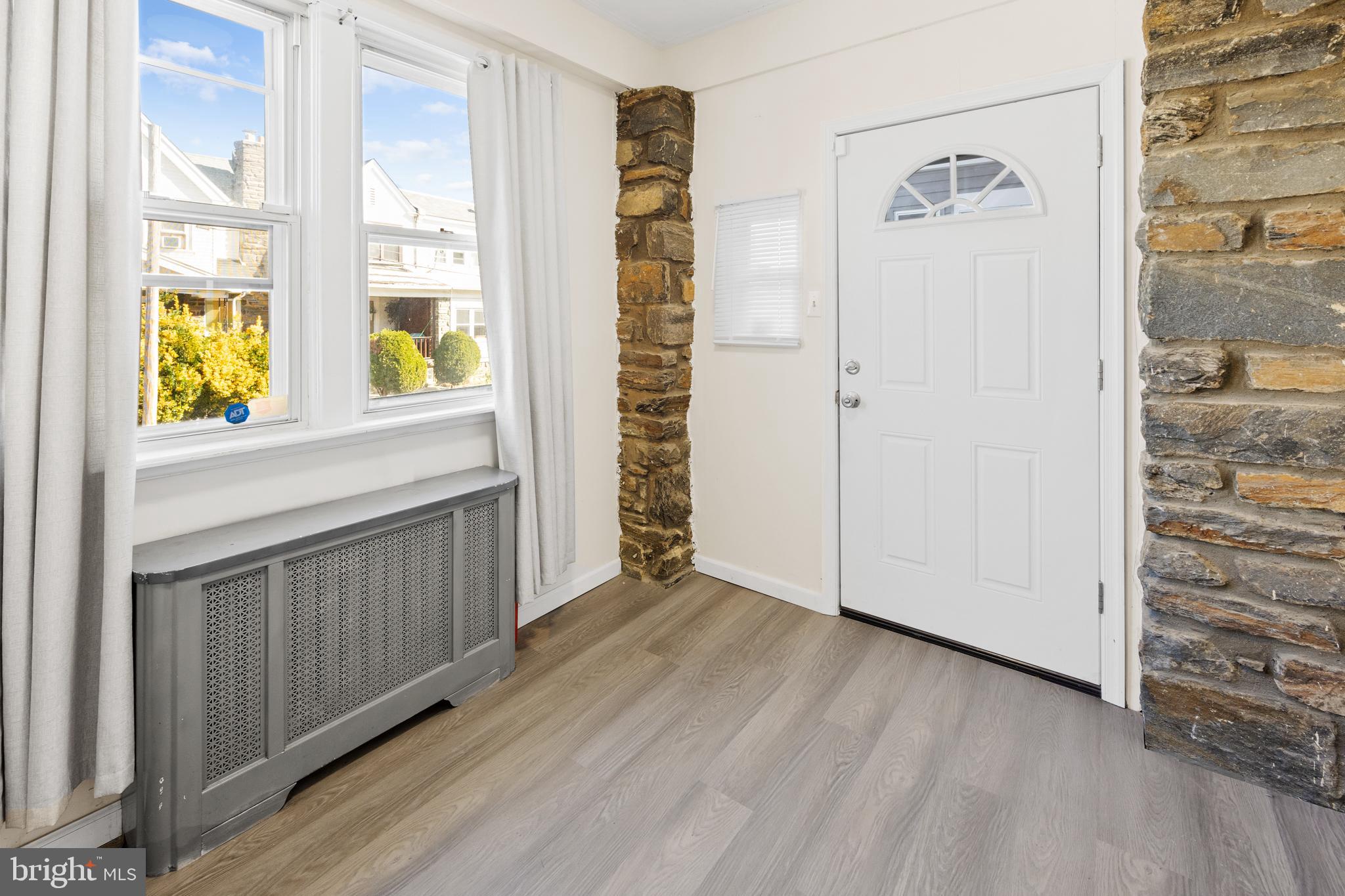 7272 Calvin Road Upper Darby, PA 19082 - Photo 4 of 32