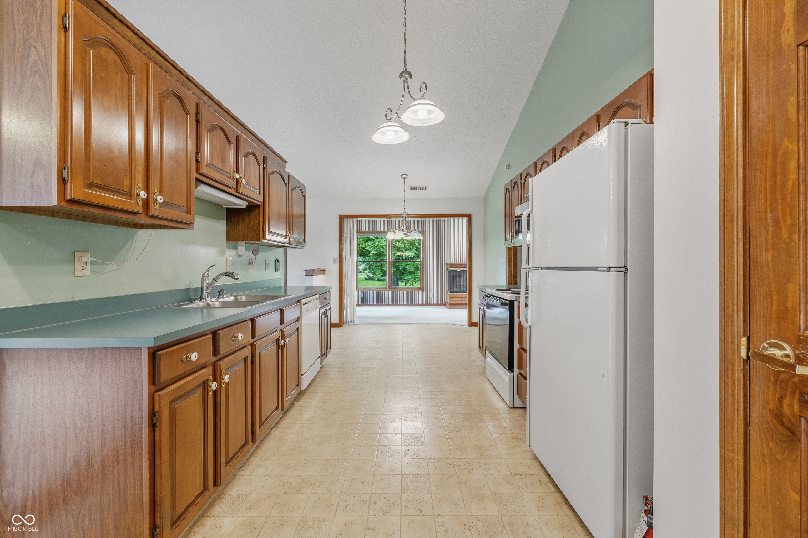 959 Harvest Ridge Drive Avon, IN 46123 - Photo 6 of 20