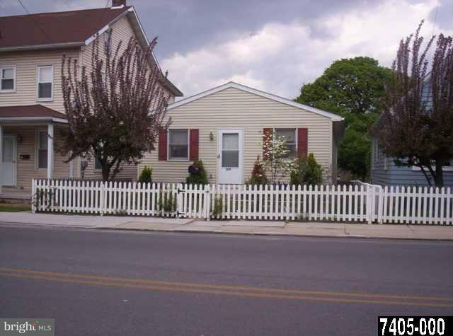 277 3rd Street Hanover, PA 17331 - Photo 3 of 25 Gallery Image 3
