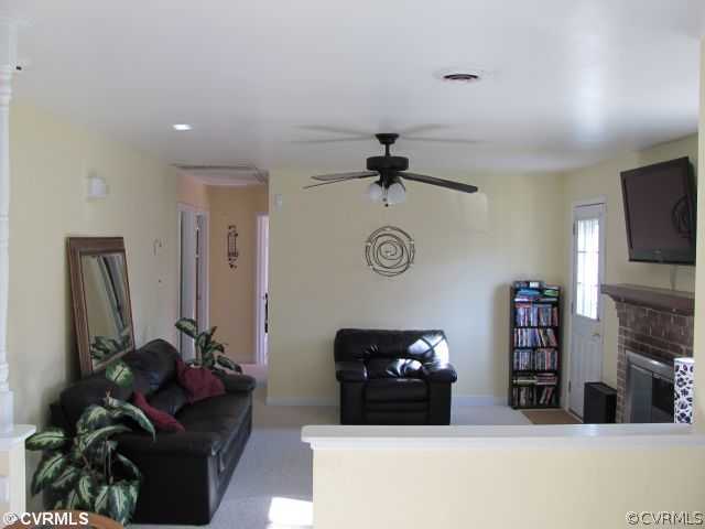 5505 Chanson Road Richmond, VA 23237 - Photo 8 of 10 Living Room