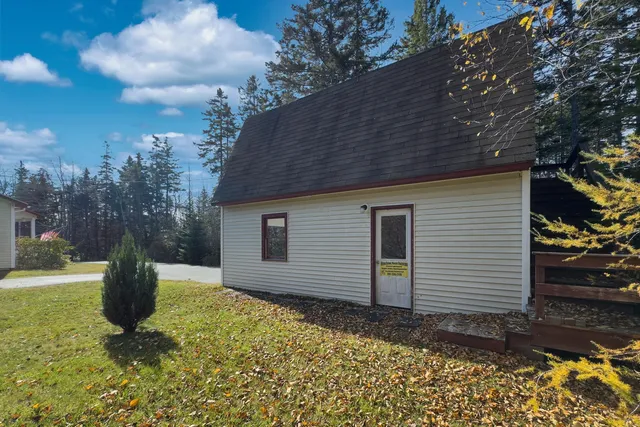 $599,900 | 105 South South Shore Drive, Owls Head, ME 04854