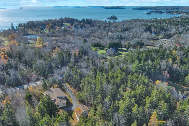 $599,900 | 105 South South Shore Drive, Owls Head, ME 04854