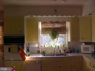 302 Blimline Road Mohnton, PA 19540 - Photo 3 of 5 Gallery Image 3