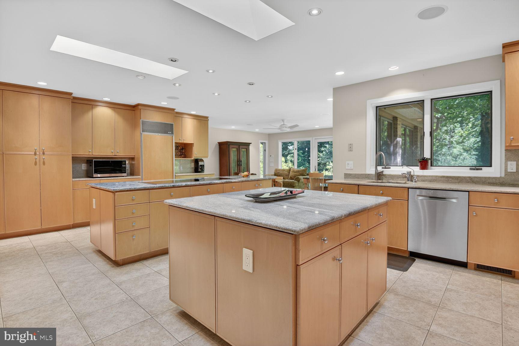 10801 Balantre Lane Potomac, MD 20854 - Photo 19 of 71