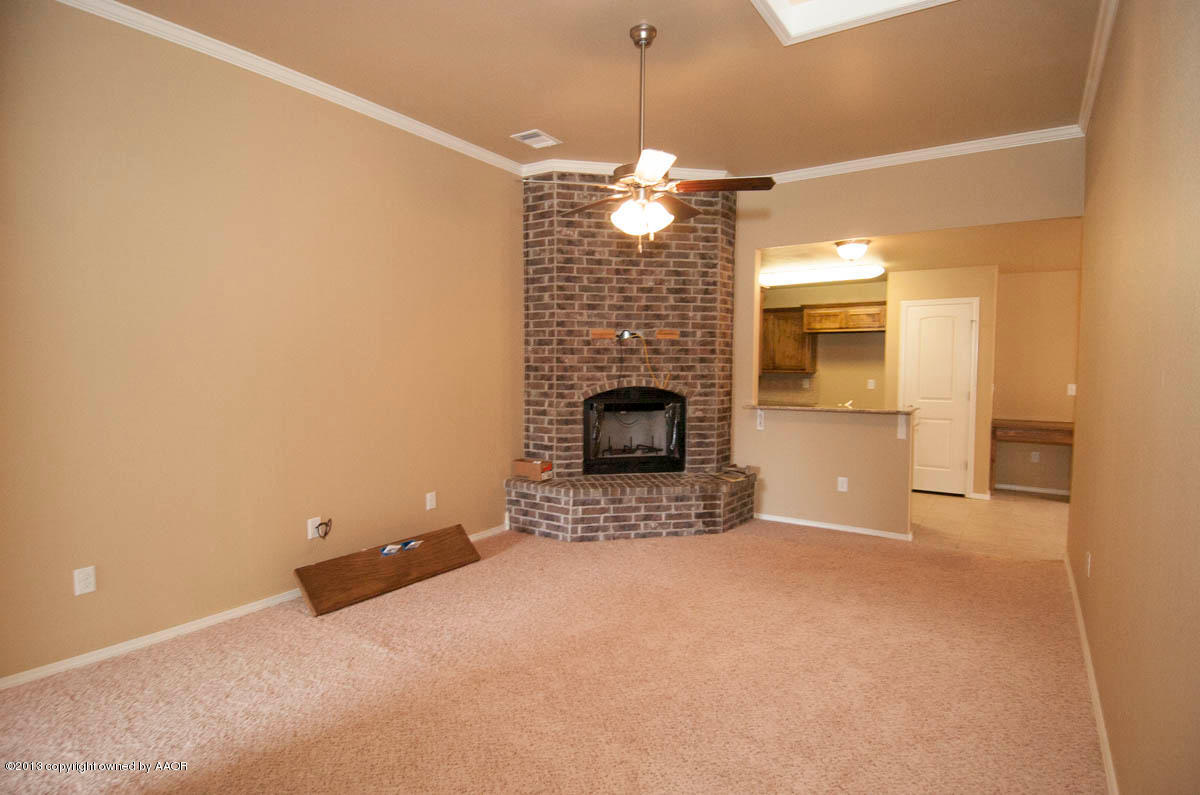 4524 Ida Louise Court Amarillo, TX 79110 - Photo 3 of 18 LIVING VIEW 1