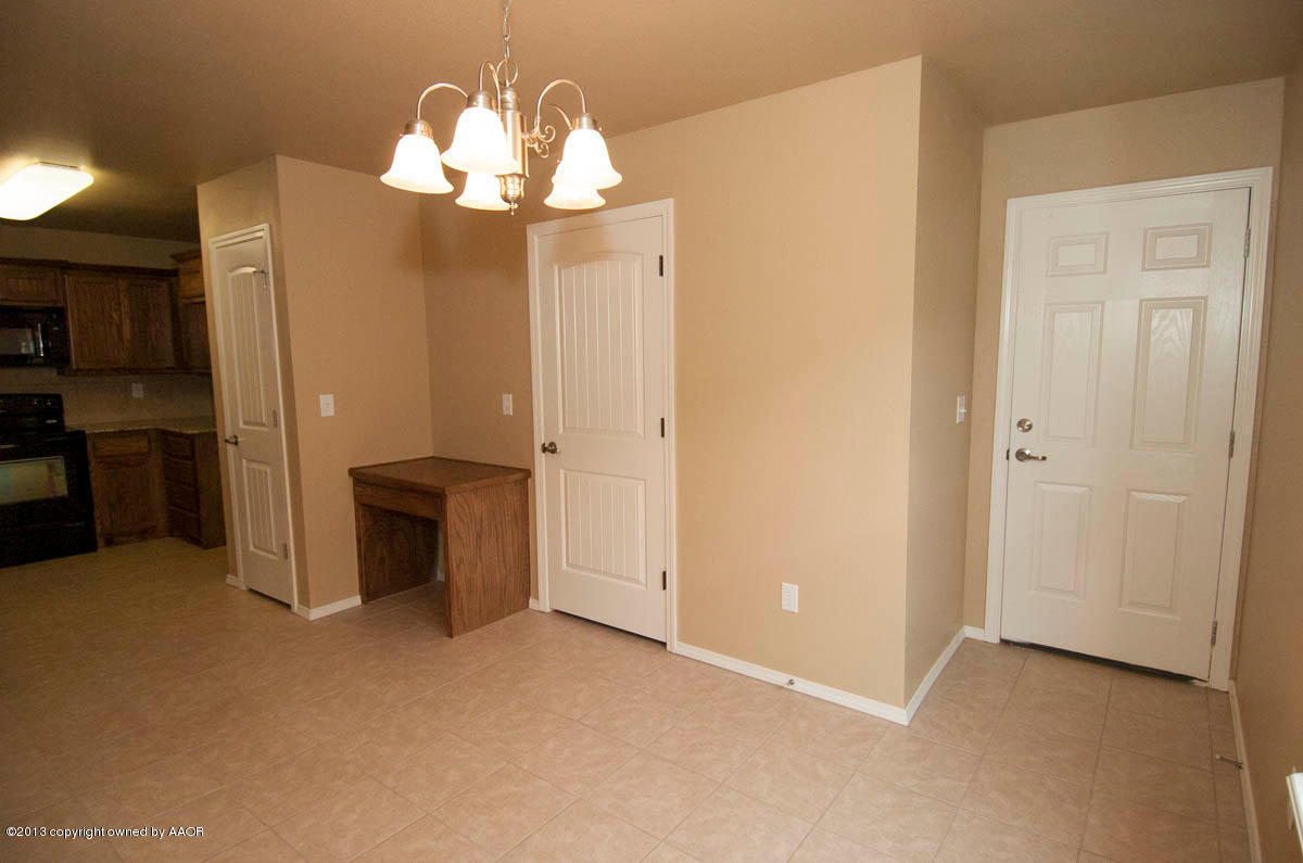 4524 Ida Louise Court Amarillo, TX 79110 - Photo 10 of 18 DINING VIEW 2