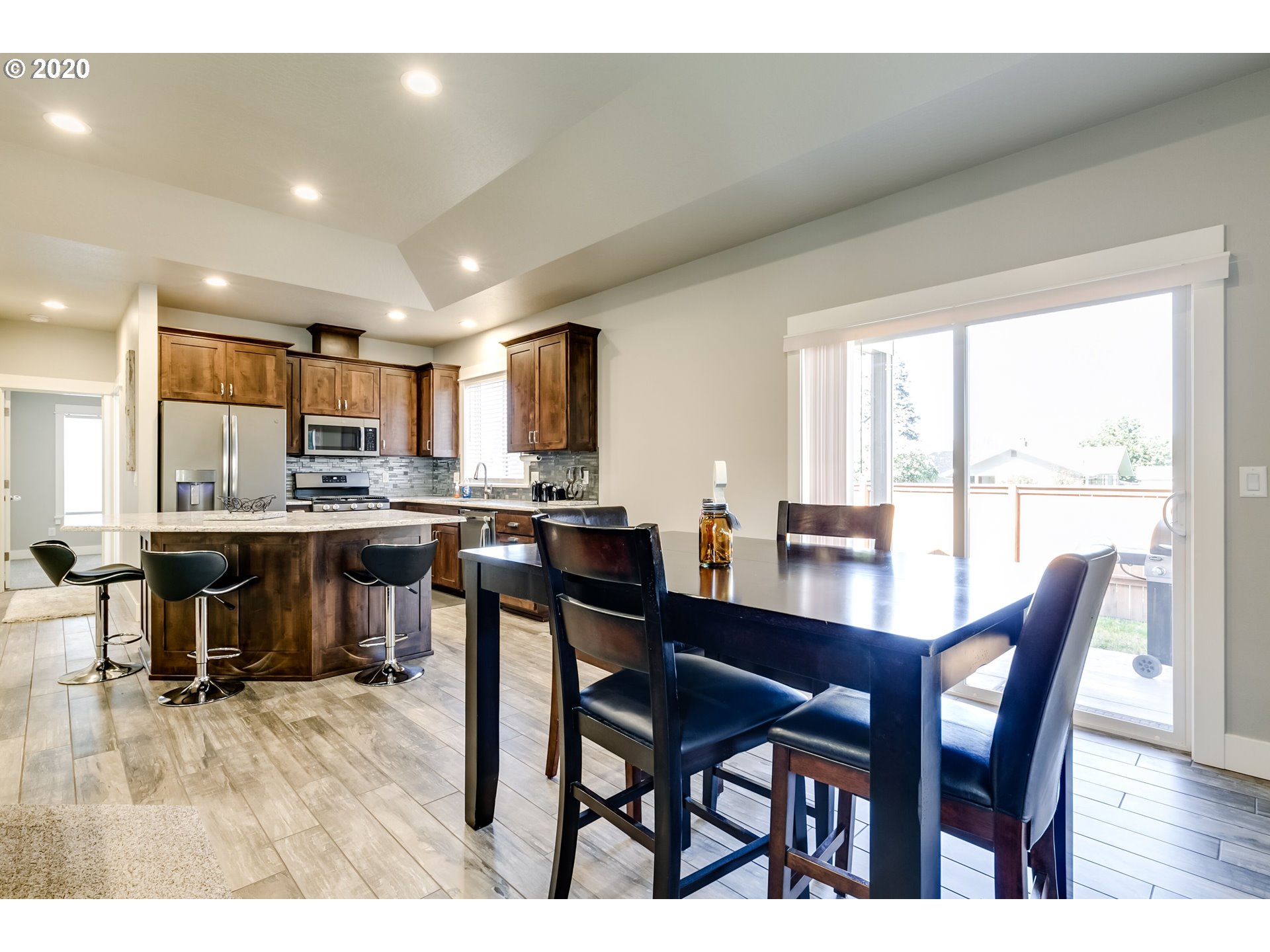 1007 South 40th Street Springfield, OR 97478 - Photo 5 of 17