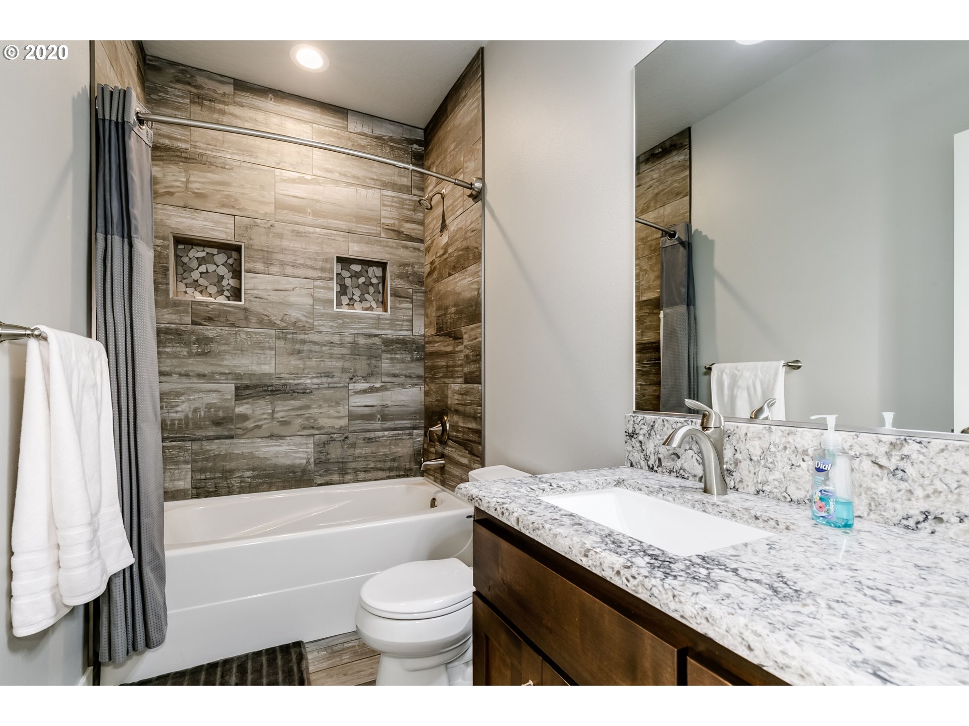 1007 South 40th Street Springfield, OR 97478 - Photo 10 of 17