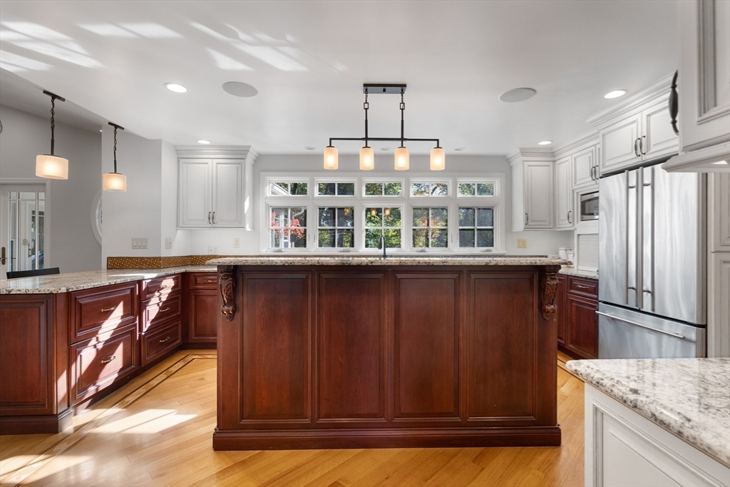 7 Bradley Road Andover, MA 01810 - Photo 7 of 39 Gallery Image 7