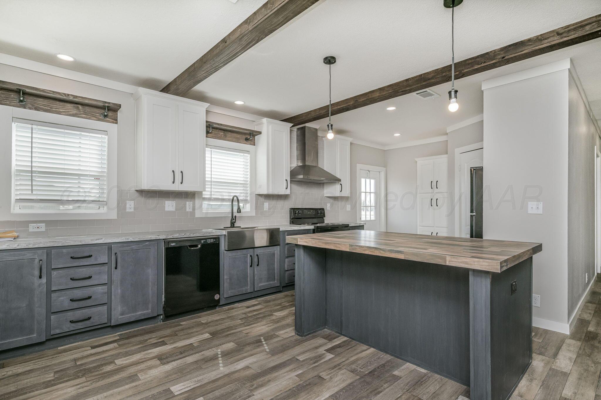 12011 Percell Street Amarillo, TX 79118 - Photo 5 of 19 Kitchen