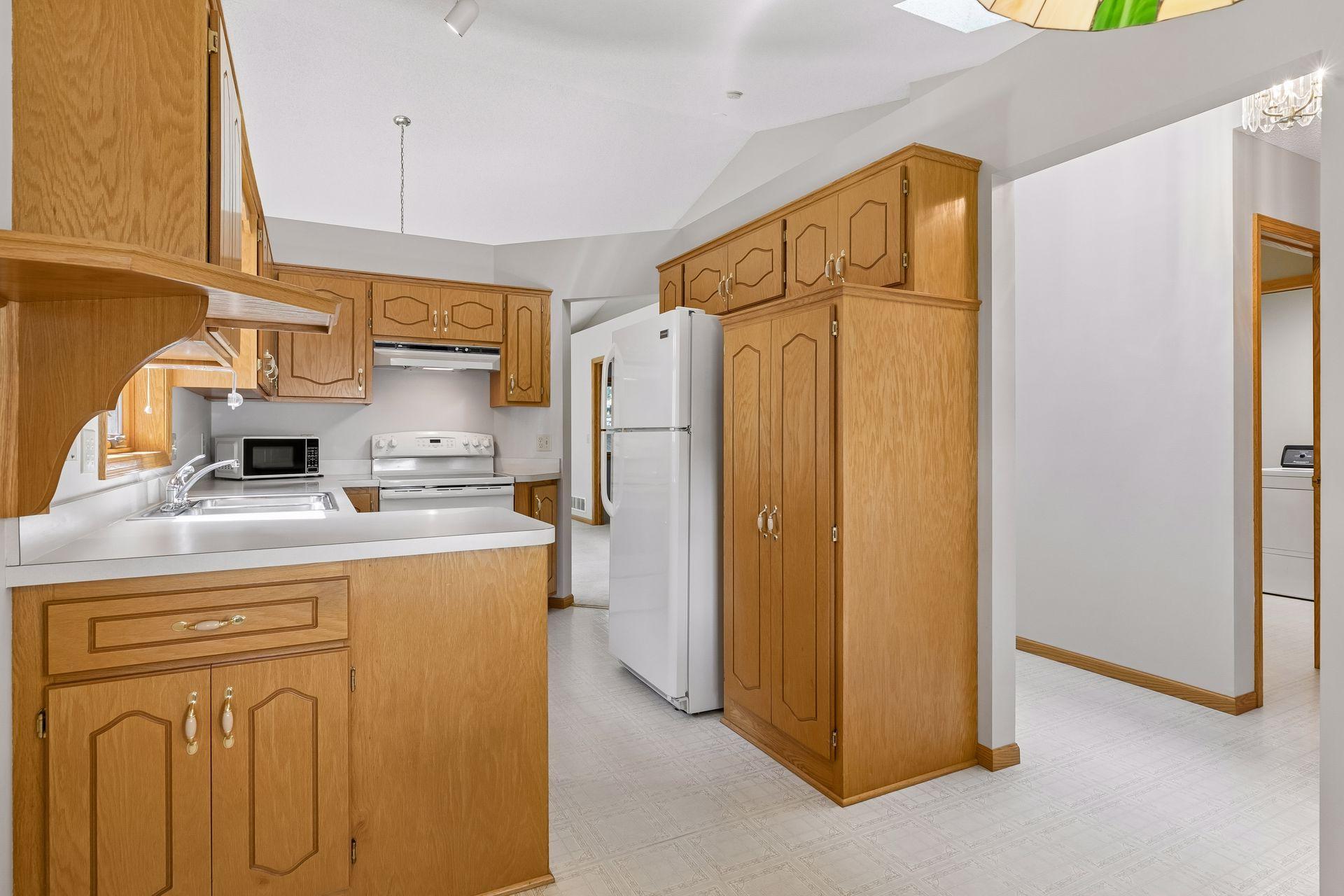 710 Emerald Ridge Roseville, MN 55113 - Photo 20 of 47