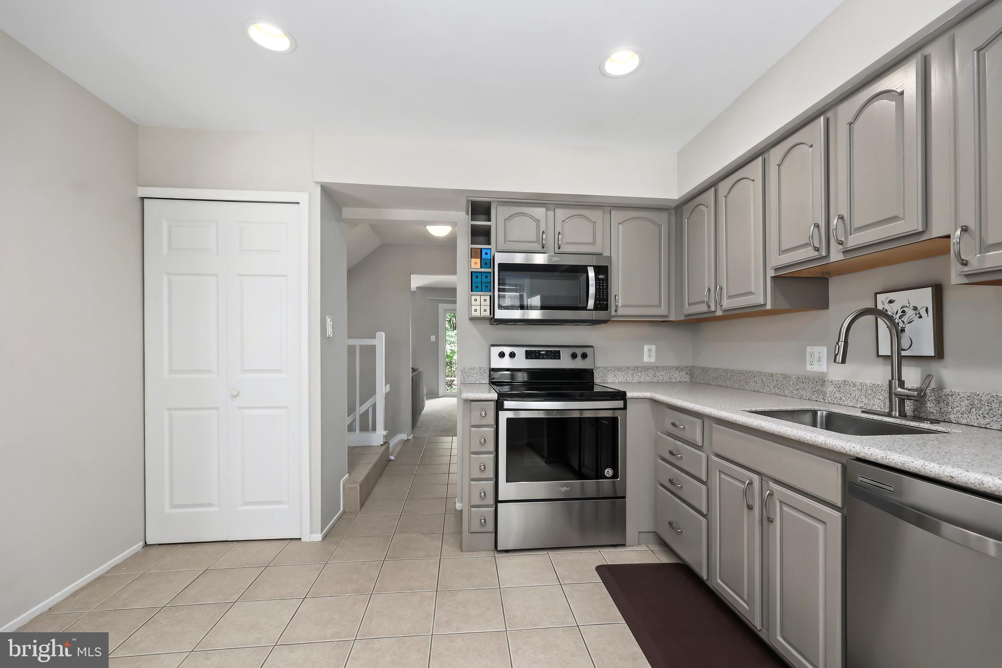 2008 Winged Foot Court Reston, VA 20191 - Photo 14 of 45 Gallery Image 14