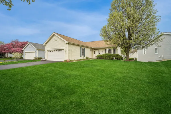 $425,000 | 592 Rose Lane, Bartlett, IL 60103