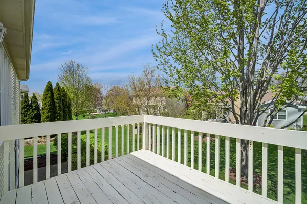 $425,000 | 592 Rose Lane, Bartlett, IL 60103
