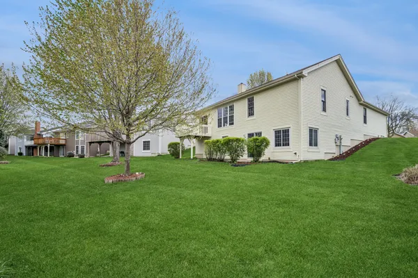 $425,000 | 592 Rose Lane, Bartlett, IL 60103