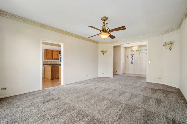 $425,000 | 592 Rose Lane, Bartlett, IL 60103