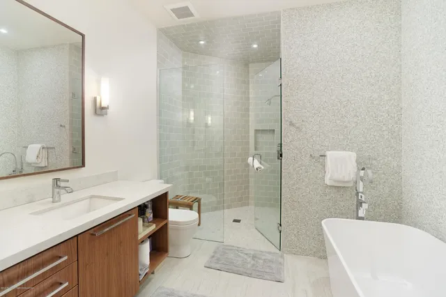 a view of entryway and workspace