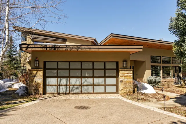 a view of a outdoor space