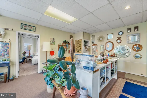 a very nice looking room with lots of stuff