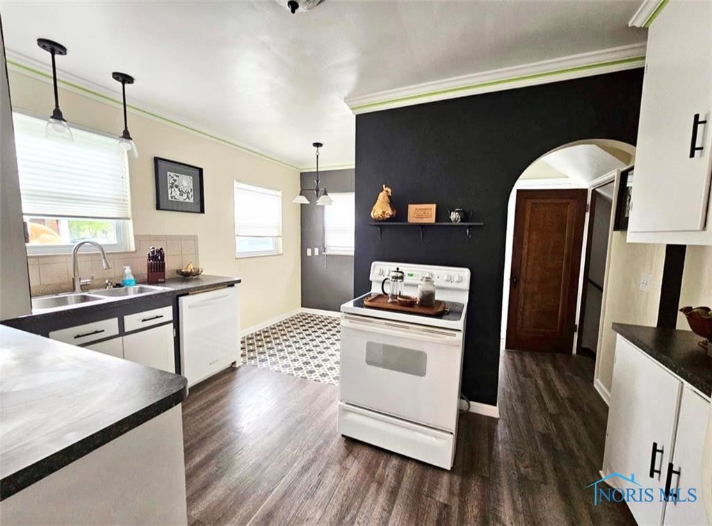 4330 Lowe Road Toledo, OH 43612 - Photo 6 of 23 Gallery Image 6
