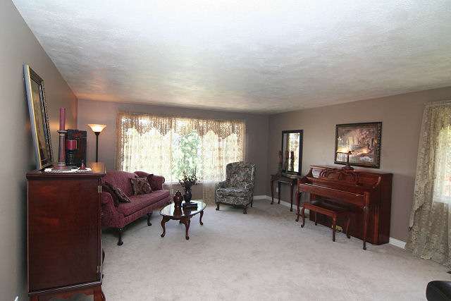 1421 West Toni Rae Drive Spokane, WA 99218 - Photo 2 of 9 Gallery Image 2