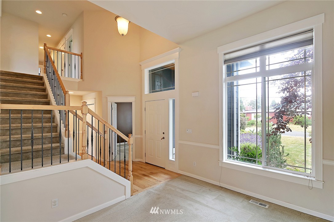8212 234th Street Southwest Edmonds, WA 98026 - Photo 3 of 22 Gallery Image 3