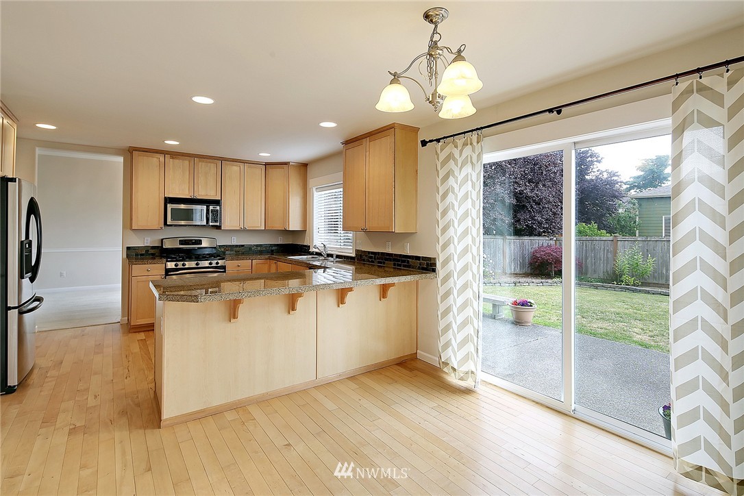 8212 234th Street Southwest Edmonds, WA 98026 - Photo 6 of 22 Gallery Image 6