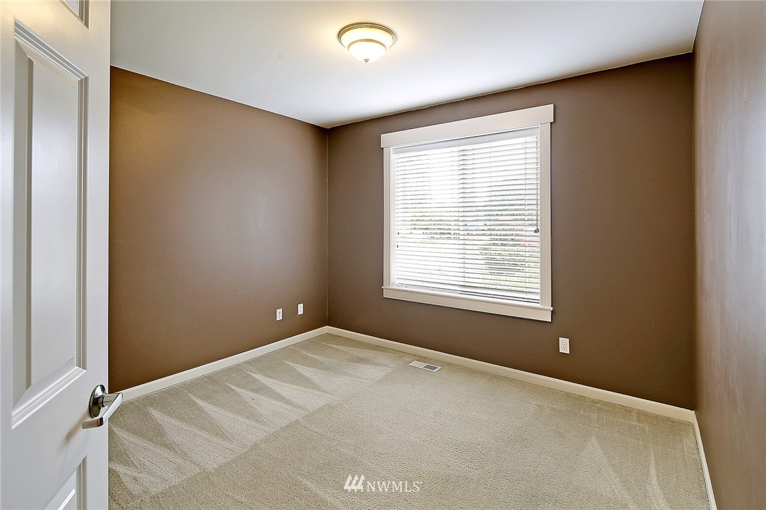 8212 234th Street Southwest Edmonds, WA 98026 - Photo 10 of 22 Gallery Image 10