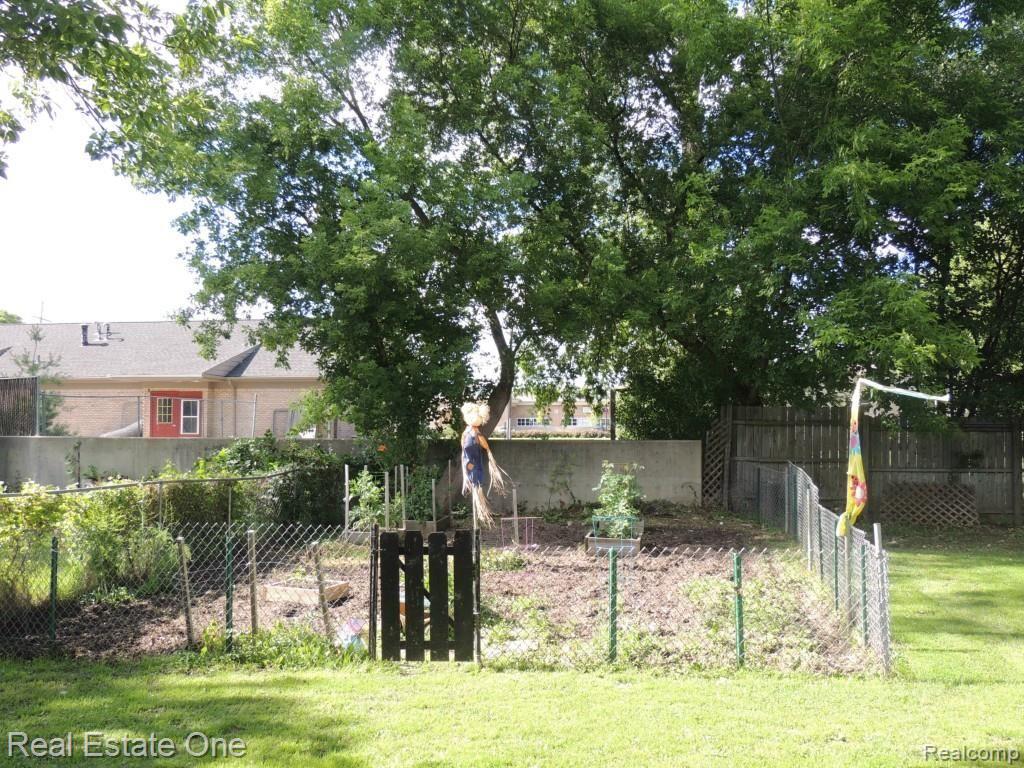 1848 June Avenue Rochester Hills, MI 48309 - Photo 10 of 28