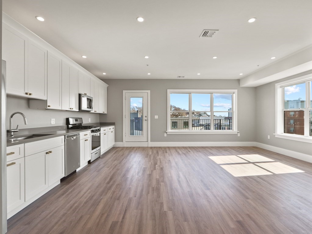 27 Vinton Street, Unit 4, Boston, MA 02127 Compass