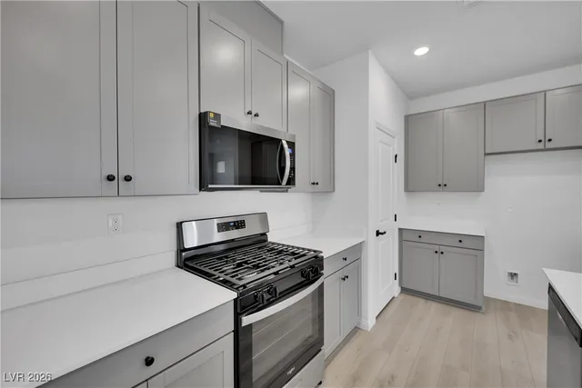 $2,400 | 9136 Rivington Avenue, Las Vegas, NV 89148