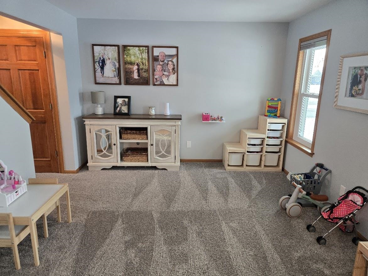 237 Royal Ridge Drive Oconomowoc, WI 53066 - Photo 12 of 42